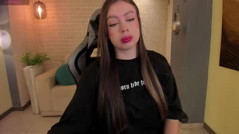EllaClark online show from October 19, 2025, 11:00 am