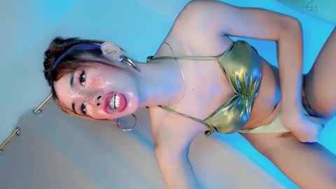 ellah_bonita online show from February 28, 2025, 5:04 am