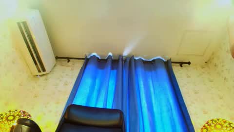 ellajanes online show from September 9, 2025, 5:34 pm