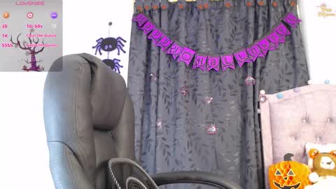 Ella Amoneth online show from October 19, 2025, 7:36 pm