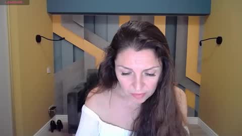 EllaLongs online show from December 28, 2024, 3:37 pm