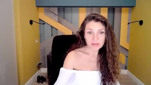 EllaLongs online show from February 15, 2025, 12:33 pm