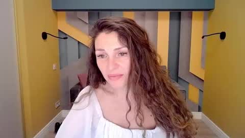 EllaLongs online show from February 15, 2025, 3:50 pm