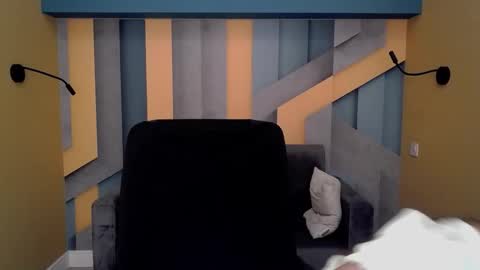 EllaLongs online show from September 9, 2025, 11:21 am