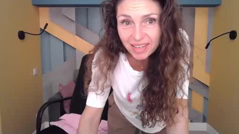 EllaLongs online show from September 30, 2025, 11:37 am