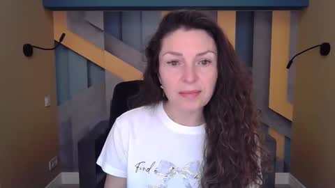 EllaLongs online show from October 3, 2025, 11:29 am