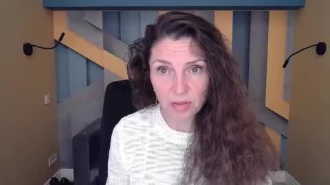 EllaLongs online show from October 9, 2025, 11:41 am