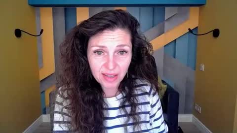 EllaLongs online show from April 14, 2026, 11:16 am