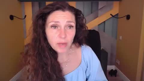 EllaLongs online show from June 5, 2026, 11:49 am