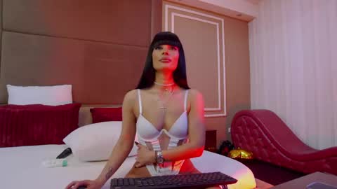 ellalux online show from May 27, 2026, 4:31 am