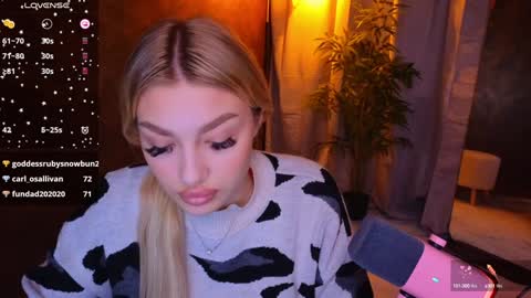 ellamilla online show from January 21, 2025, 9:03 am