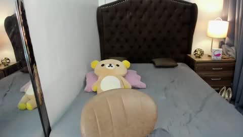 Snapshot of ellats_18 chatting on January 21, 2025, 10:30 am Sophia online show from January 21, 2025, 10:30 am