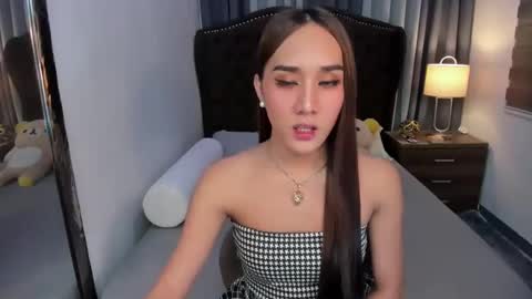 Snapshot of ellats_18 chatting on February 18, 2025, 9:20 pm Sophia online show from February 18, 2025, 9:20 pm