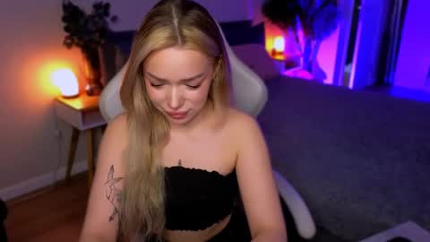 Ella online show from April 14, 2026, 5:46 am