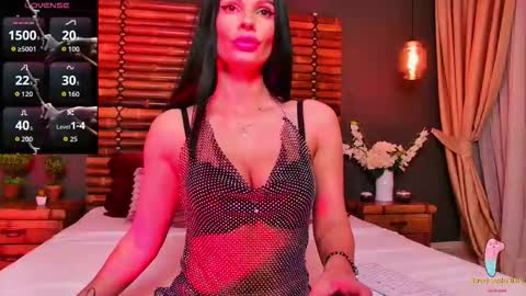 Ella online show from October 15, 2025, 8:47 am