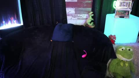 ELLE online show from March 22, 2026, 7:17 pm