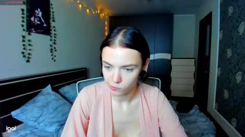 Snapshot of elle_blair chatting on October 14, 2025, 2:18 pm Luna online show from October 14, 2025, 2:18 pm