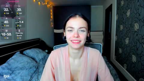 Snapshot of elle_blair chatting on October 15, 2025, 5:46 pm Luna online show from October 15, 2025, 5:46 pm