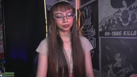 Snapshot of elle_uwu chatting on May 21, 2026, 10:50 pm follow me on instagram . online show from May 21, 2026, 10:50 pm