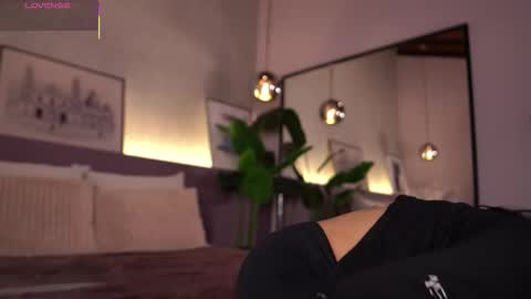 Elle Diane online show from November 13, 2025, 10:08 pm