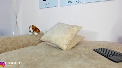 Yiss online show from February 7, 2025, 1:43 pm