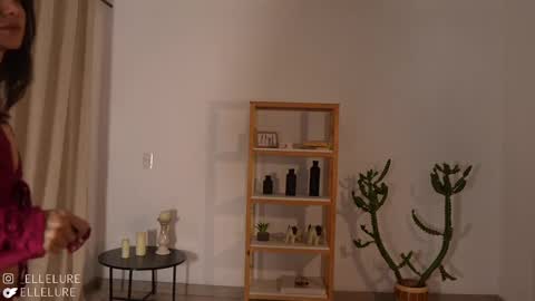 Linda Restrepo online show from March 5, 2025, 11:49 pm