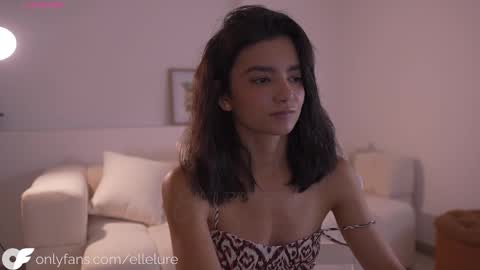 Linda Restrepo online show from September 22, 2025, 10:45 pm