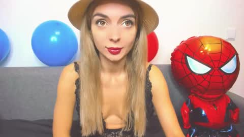 ellen_flow online show from December 14, 2024, 6:09 pm