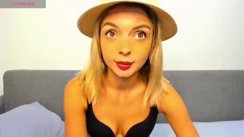 ellen_flow online show from October 16, 2025, 10:00 pm