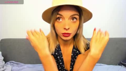 ellen_flow online show from October 20, 2025, 10:21 pm