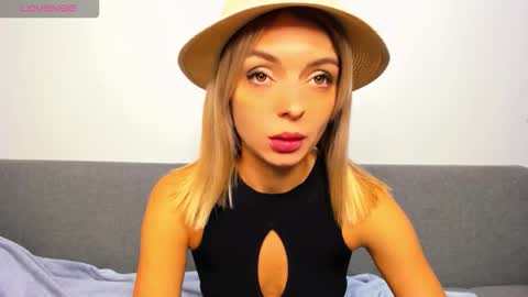 ellen_flow online show from October 26, 2025, 8:48 pm