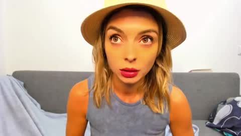 ellen_flow online show from November 6, 2025, 9:37 pm