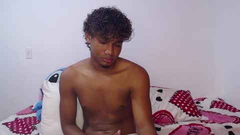 Snapshot of ellie_andy19 chatting on January 9, 2025, 6:59 am kev  dani online show from January 9, 2025, 6:59 am