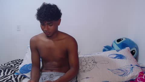 Snapshot of ellie_andy19 chatting on February 10, 2025, 3:35 am kev  dani online show from February 10, 2025, 3:35 am