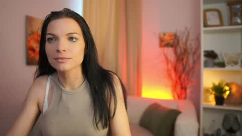 ellie_kay_ online show from April 4, 2026, 1:19 pm