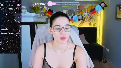 ellie_magic online show from September 19, 2025, 11:55 am