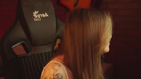 elliecutes online show from January 16, 2025, 7:38 am