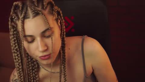 elliecutes online show from February 10, 2025, 12:50 pm