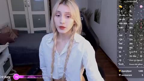 elliefrost online show from March 1, 2025, 12:28 am