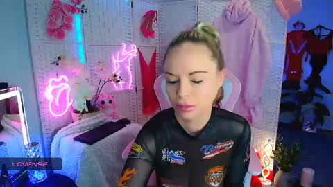 EllieKarr online show from February 2, 2025, 8:51 pm