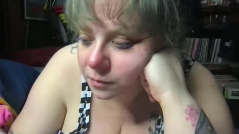 Ellie Louise online show from November 5, 2025, 8:31 pm