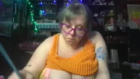 Ellie Louise online show from February 4, 2026, 9:20 pm