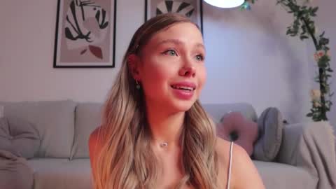 Elizabeth or you can call me Ellie online show from October 2, 2025, 3:52 pm