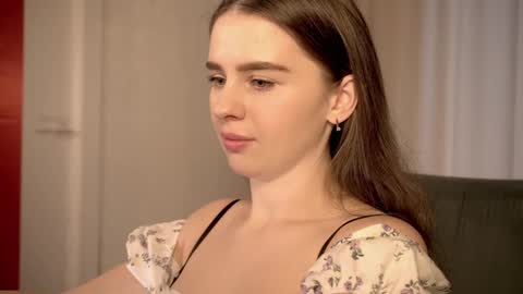 Snapshot of elliephant_ chatting on December 15, 2024, 11:23 am just Emily online show from December 15, 2024, 11:23 am