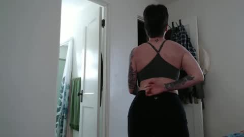 Ellie Rowyn online show from March 29, 2026, 9:15 pm