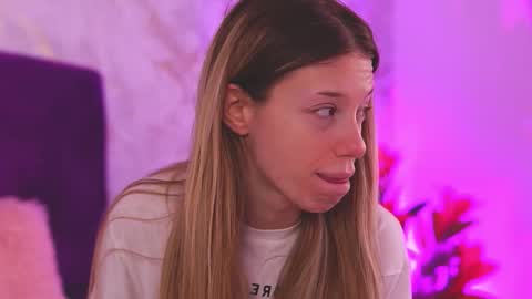 Snapshot of ellinanuria chatting on February 23, 2026, 3:59 am EllinaNuria online show from February 23, 2026, 3:59 am