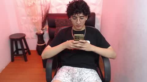 elliot_03 online show from June 9, 2026, 11:22 am