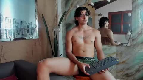 Snapshot of elliot_colton chatting on November 29, 2025, 8:12 pm Elloit Colton online show from November 29, 2025, 8:12 pm