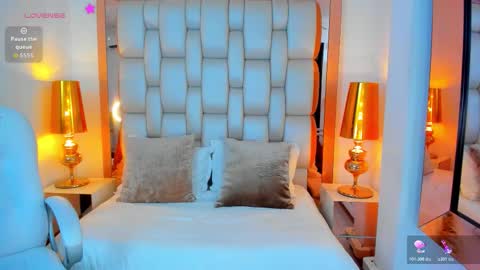 E L L I O T    V E L E Z online show from November 14, 2025, 8:51 pm