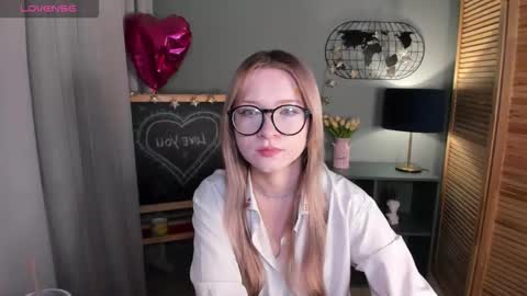 elliup online show from October 8, 2025, 8:23 am